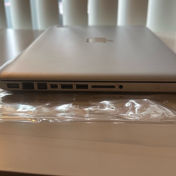 MacBook Pro - Picture 3 of 6